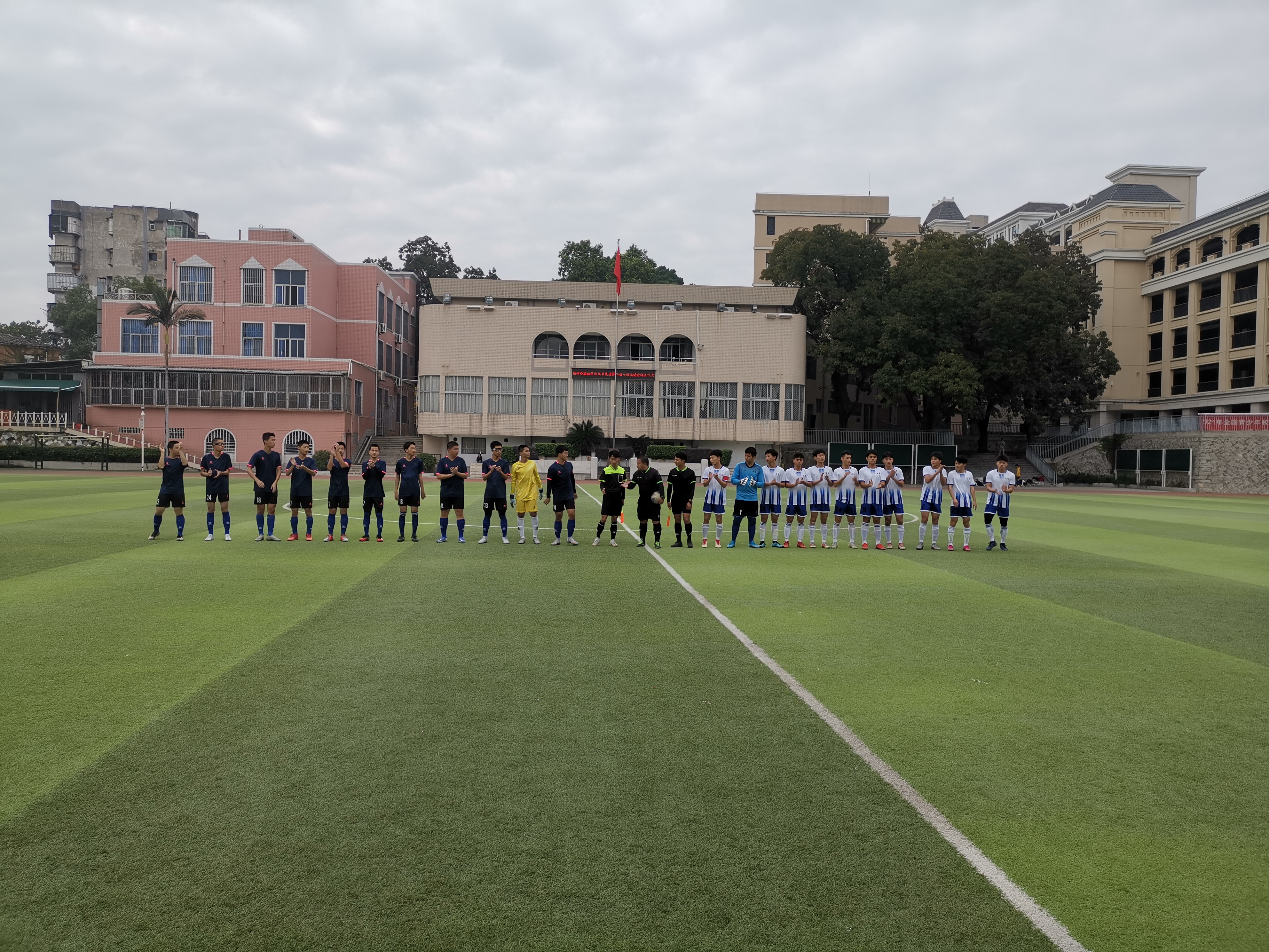 闽清高级中学足球队以小组第一进入八强