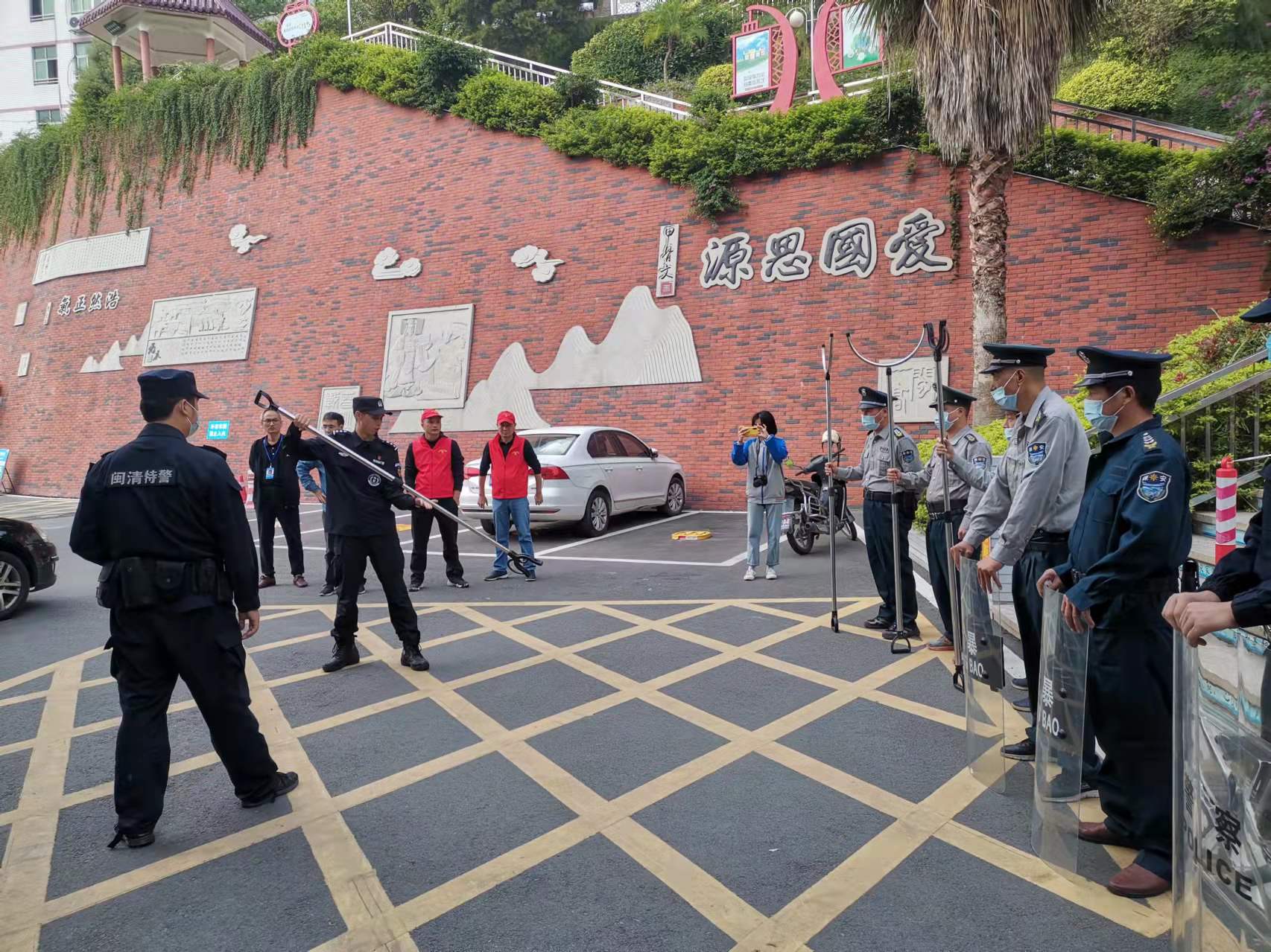 反恐防暴应急演练,构筑安全保护屏障 - 闽清高级中学官网